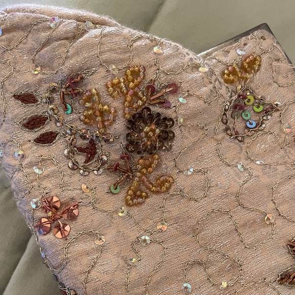 White House Black Market Beige Embellished Clutch vintage - Picture 7 of 8